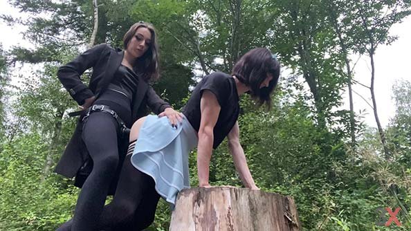Fucked in the woods - Mistress Lolita Hush and TV Isabella Hush