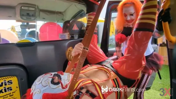 It The Clown Comes To Play - Mistress Bedlam