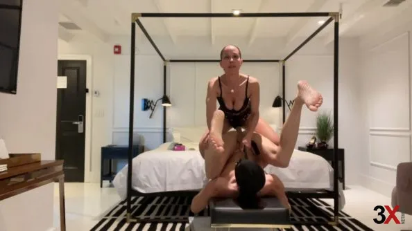 The Preshow - Tess NYC